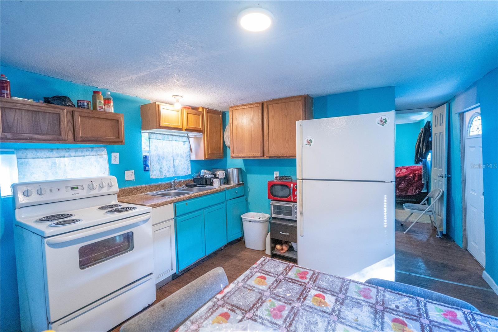 TB8448121 Property Photo