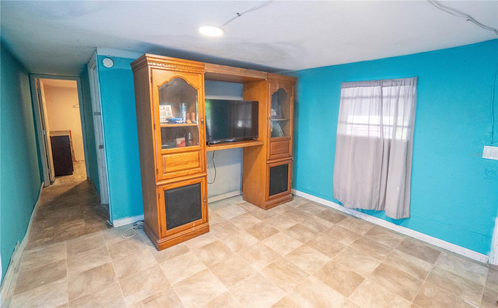 TB8448121 Property Photo