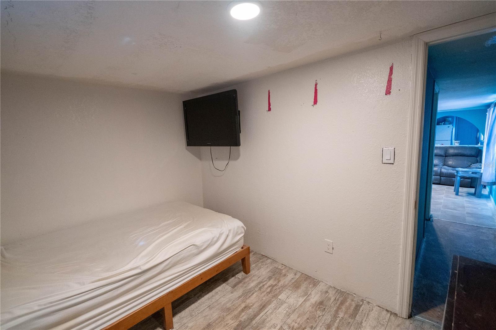 TB8448121 Property Photo