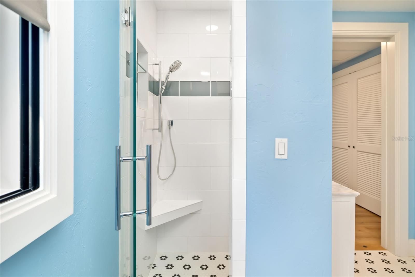 A4672059 Property Photo