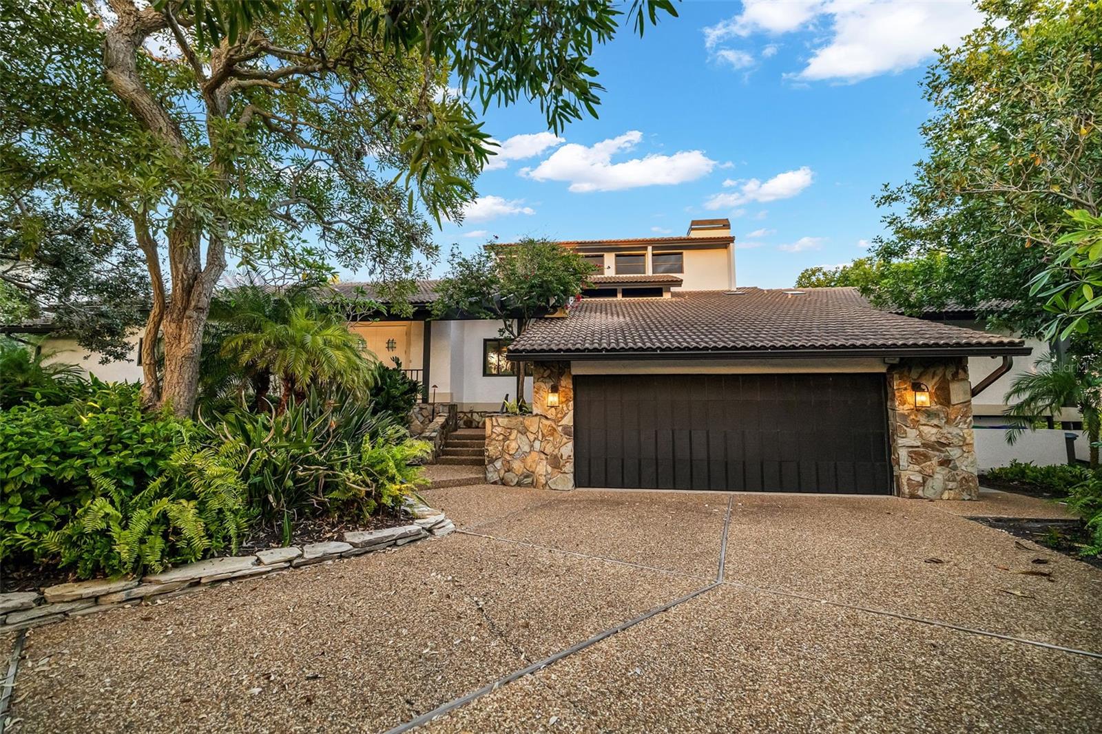 A4672059 Property Photo