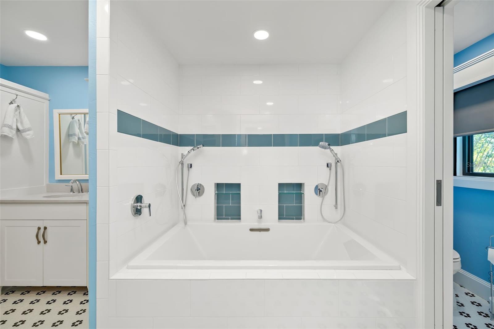 A4672059 Property Photo