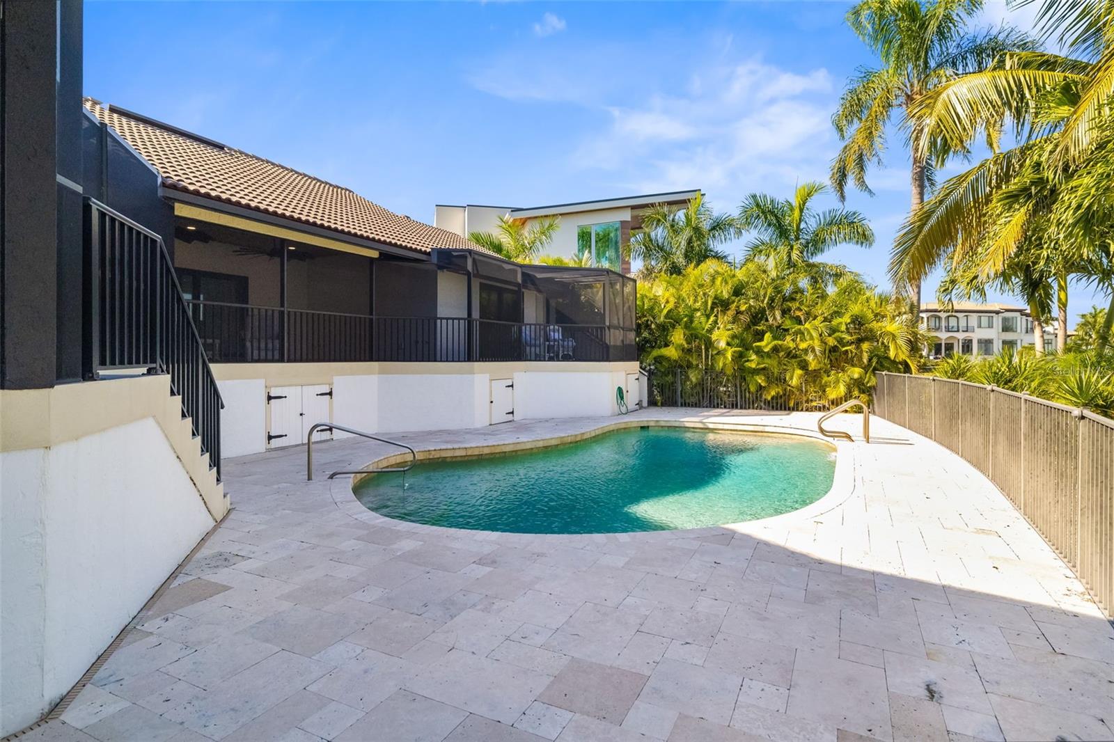 A4672059 Property Photo