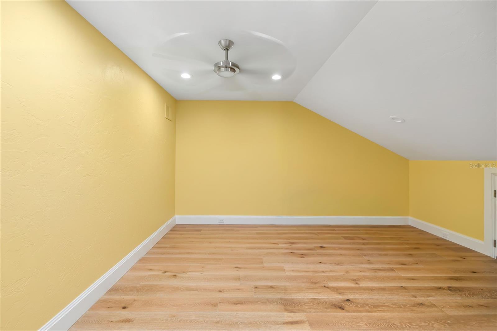 A4672059 Property Photo