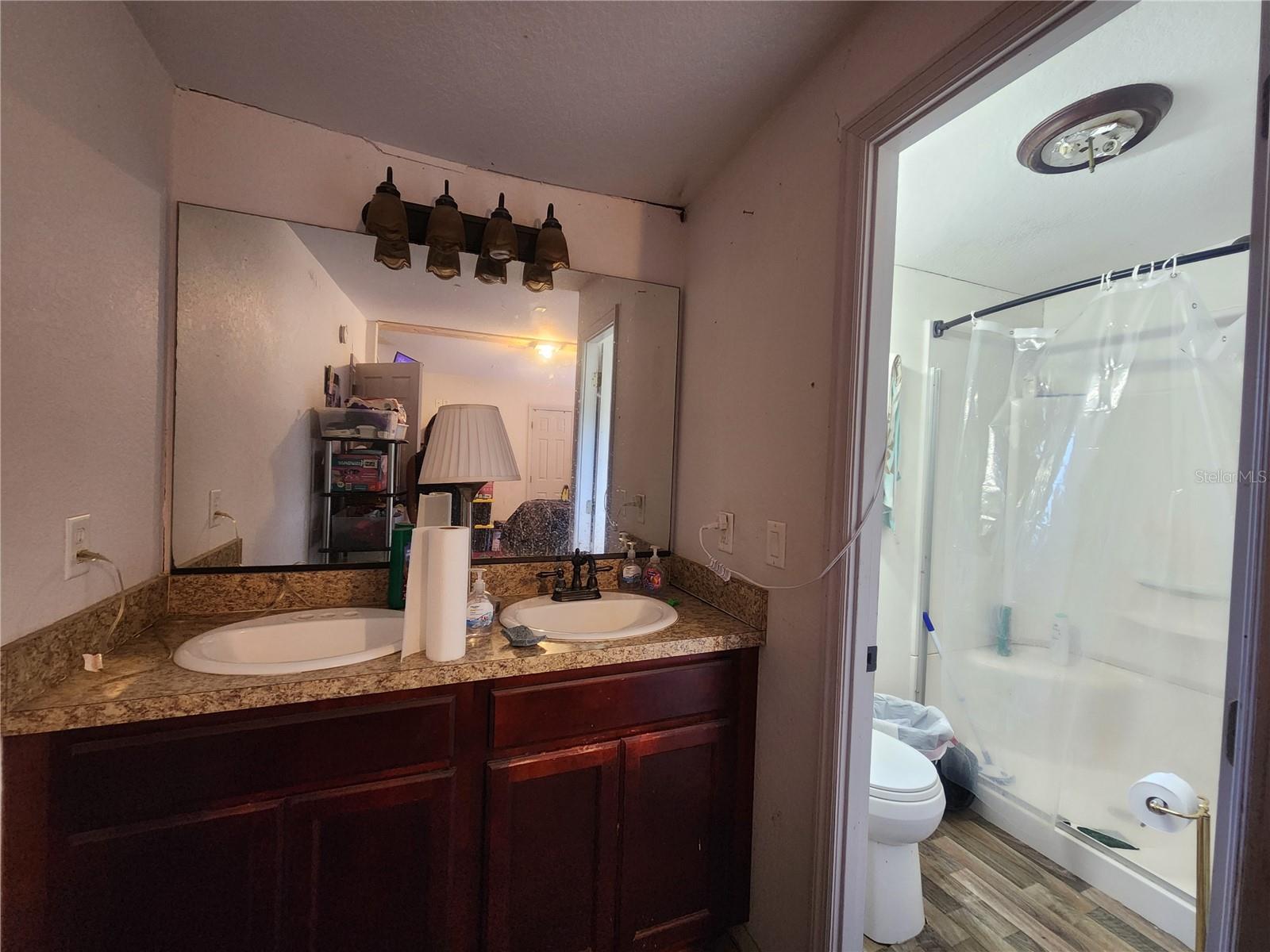 OM713512 Property Photo