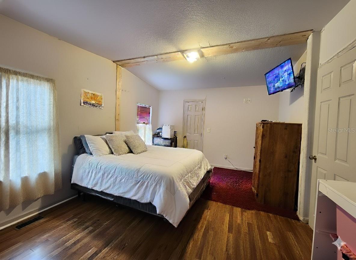 OM713512 Property Photo