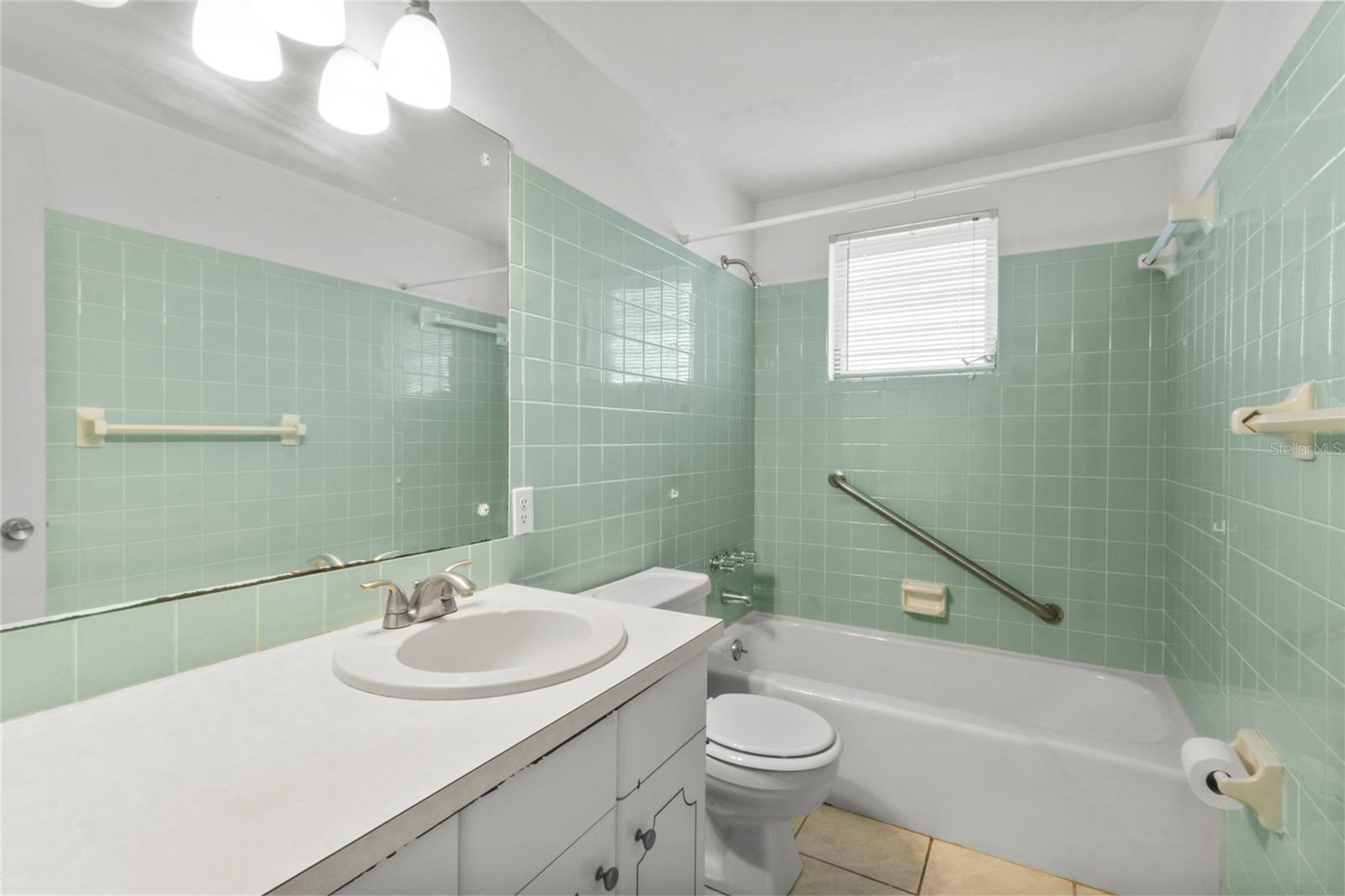 1523 LAKESIDE DR #15, VENICE, FL, 34293