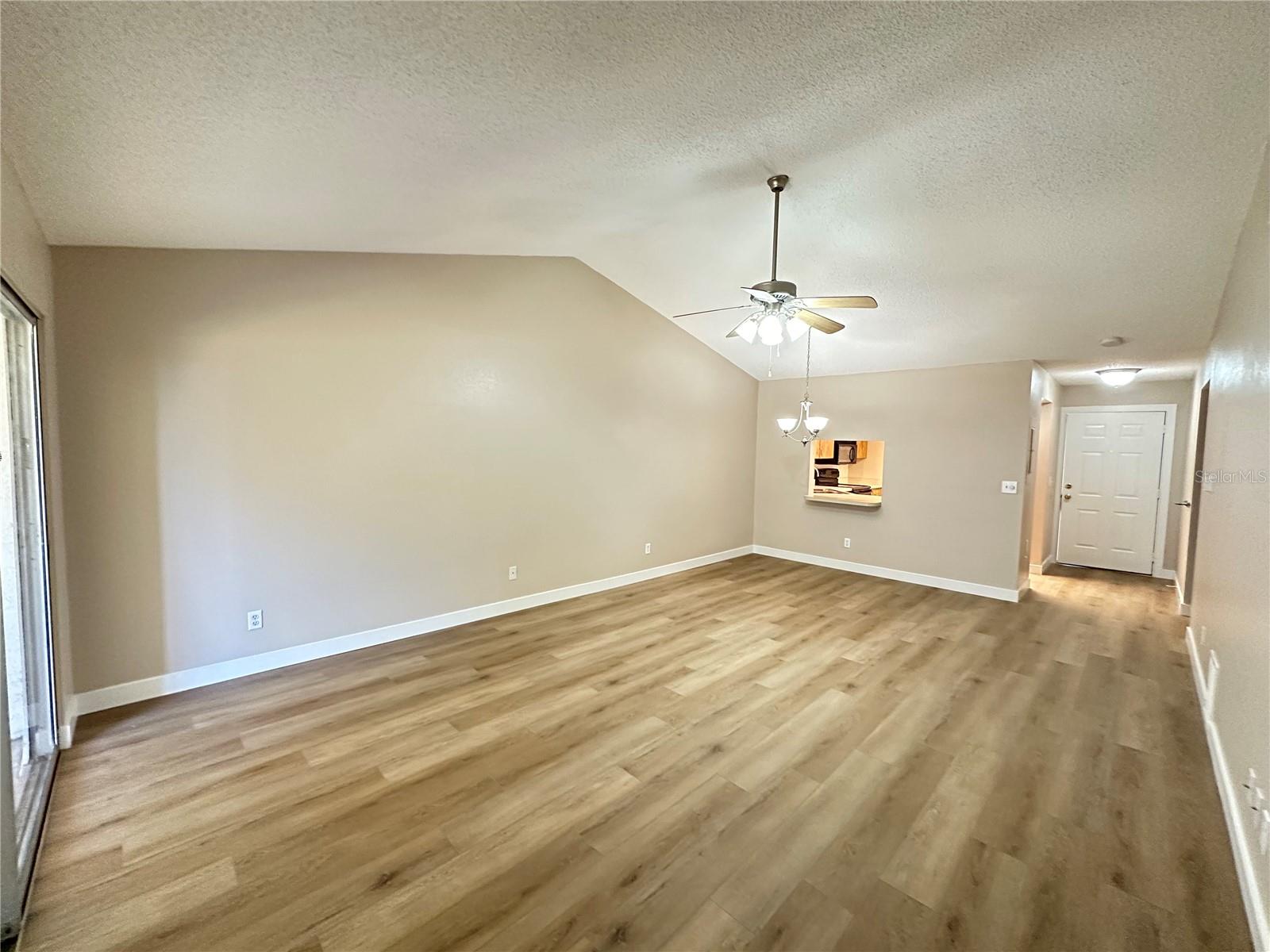 10740 43RD ST N #401, CLEARWATER, FL, 33762