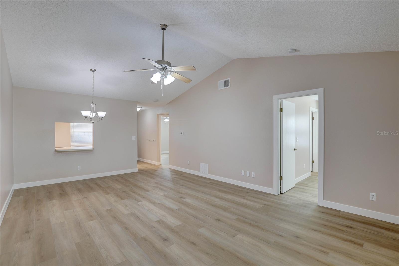 10740 43RD ST N #401, CLEARWATER, FL, 33762