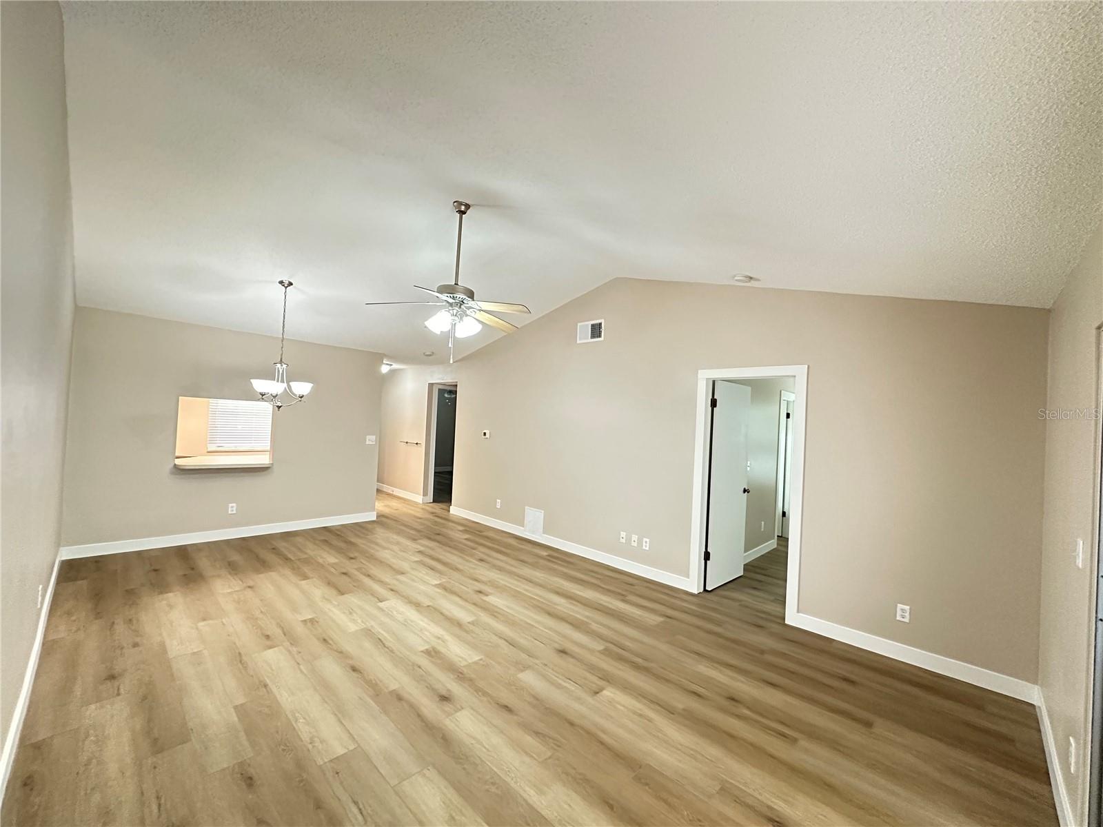 10740 43RD ST N #401, CLEARWATER, FL, 33762