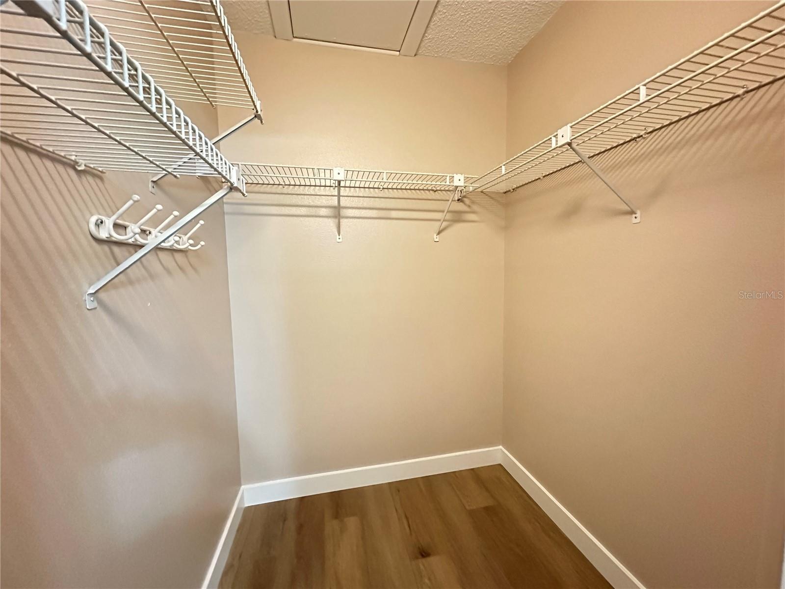 10740 43RD ST N #401, CLEARWATER, FL, 33762