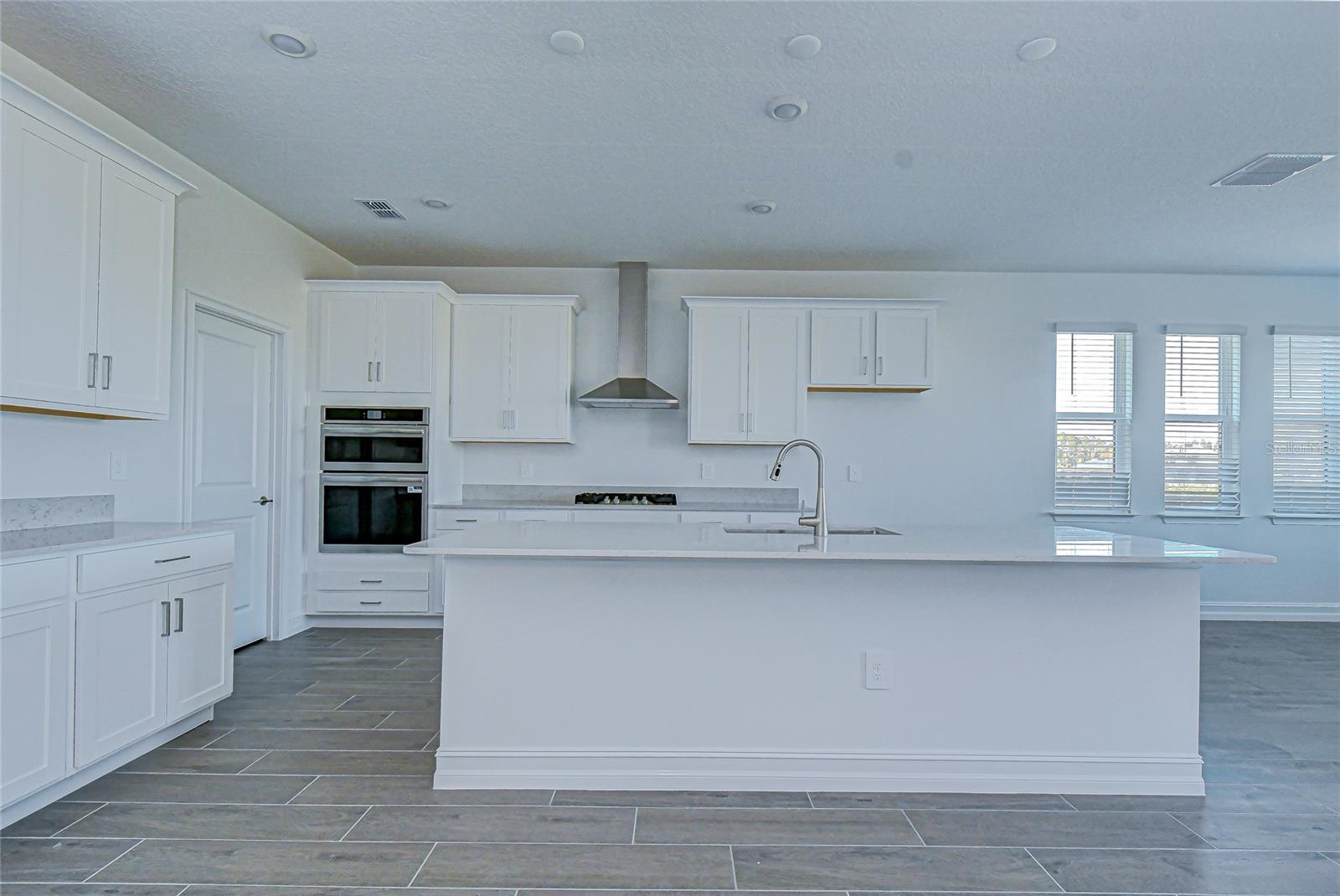 9438 GLADSOME DR, LAND O LAKES, FL, 34637