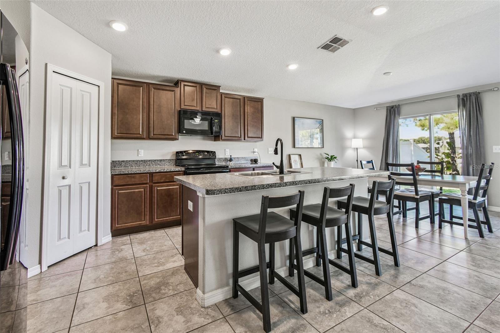 10946 RAINBOW PYRITE DR, WIMAUMA, FL, 33598