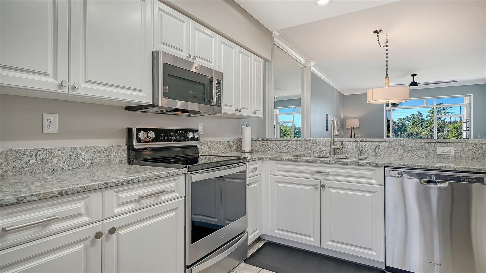 9641 CASTLE POINT DR #1214, SARASOTA, FL, 34238