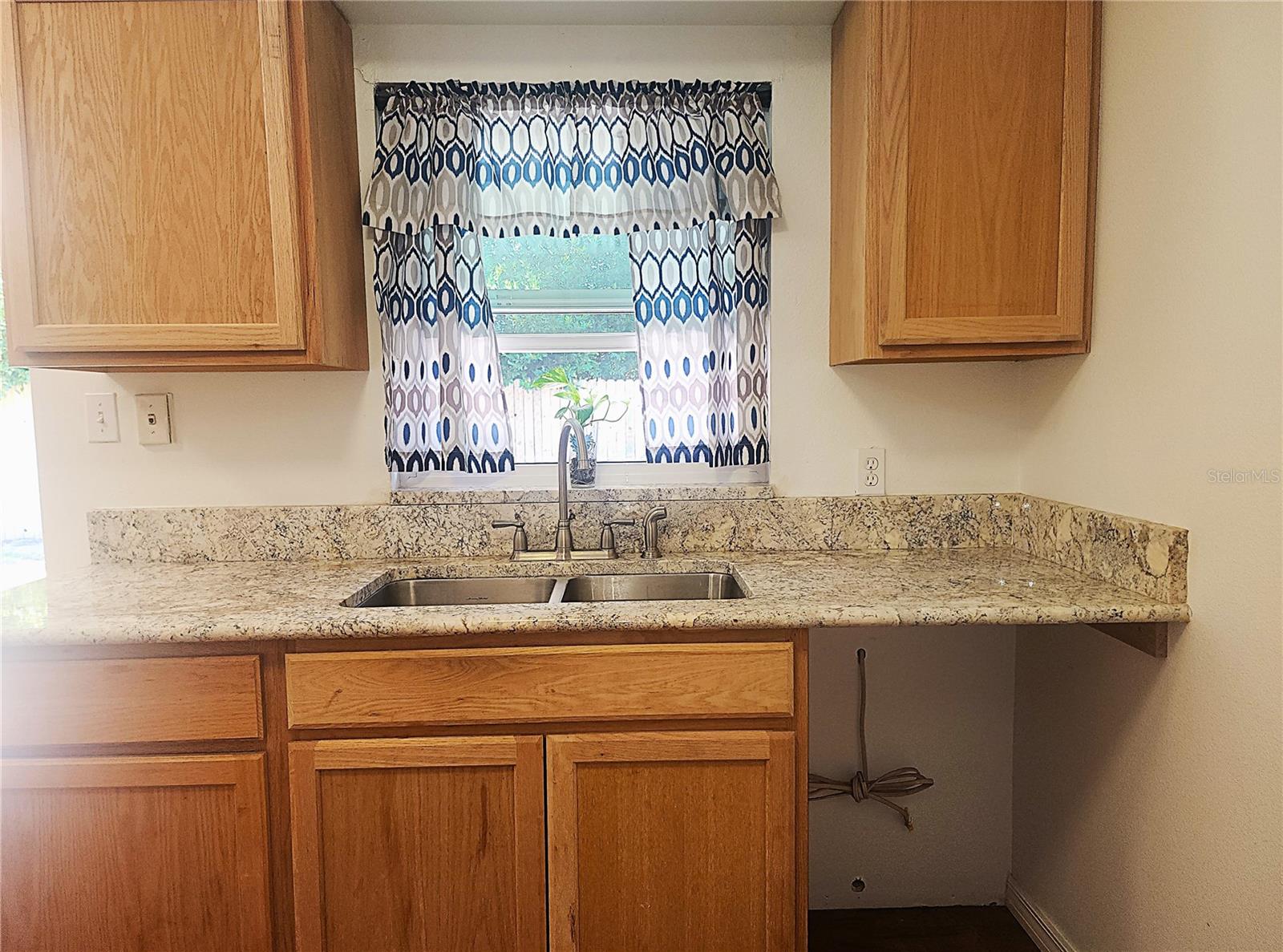 63 ESTRELLA RD, DEBARY, FL, 32713