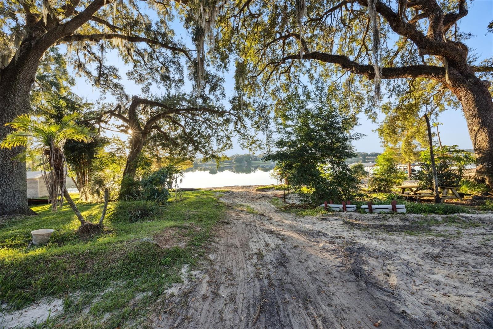 E CROOKED LAKE DR, EUSTIS, FL, 32726