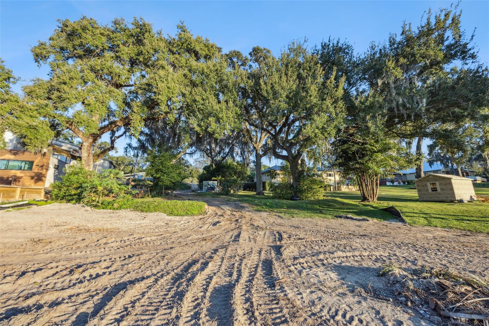 E CROOKED LAKE DR, EUSTIS, FL, 32726