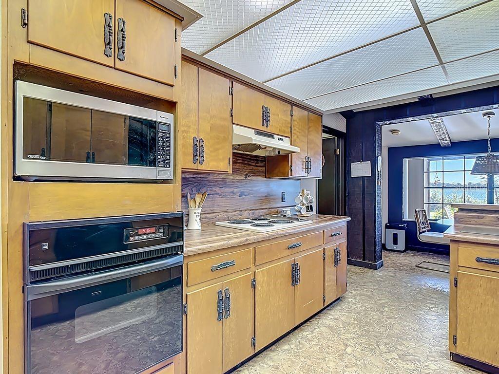 2004 LEISURE DR, WINTER HAVEN, FL, 33881