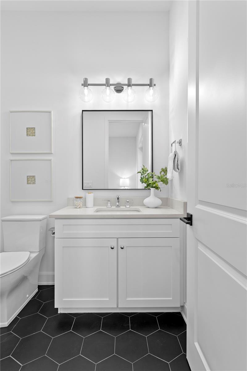 450 GILMAN PL N, ST PETERSBURG, FL, 33716