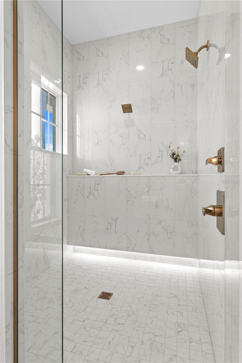 450 GILMAN PL N, ST PETERSBURG, FL, 33716