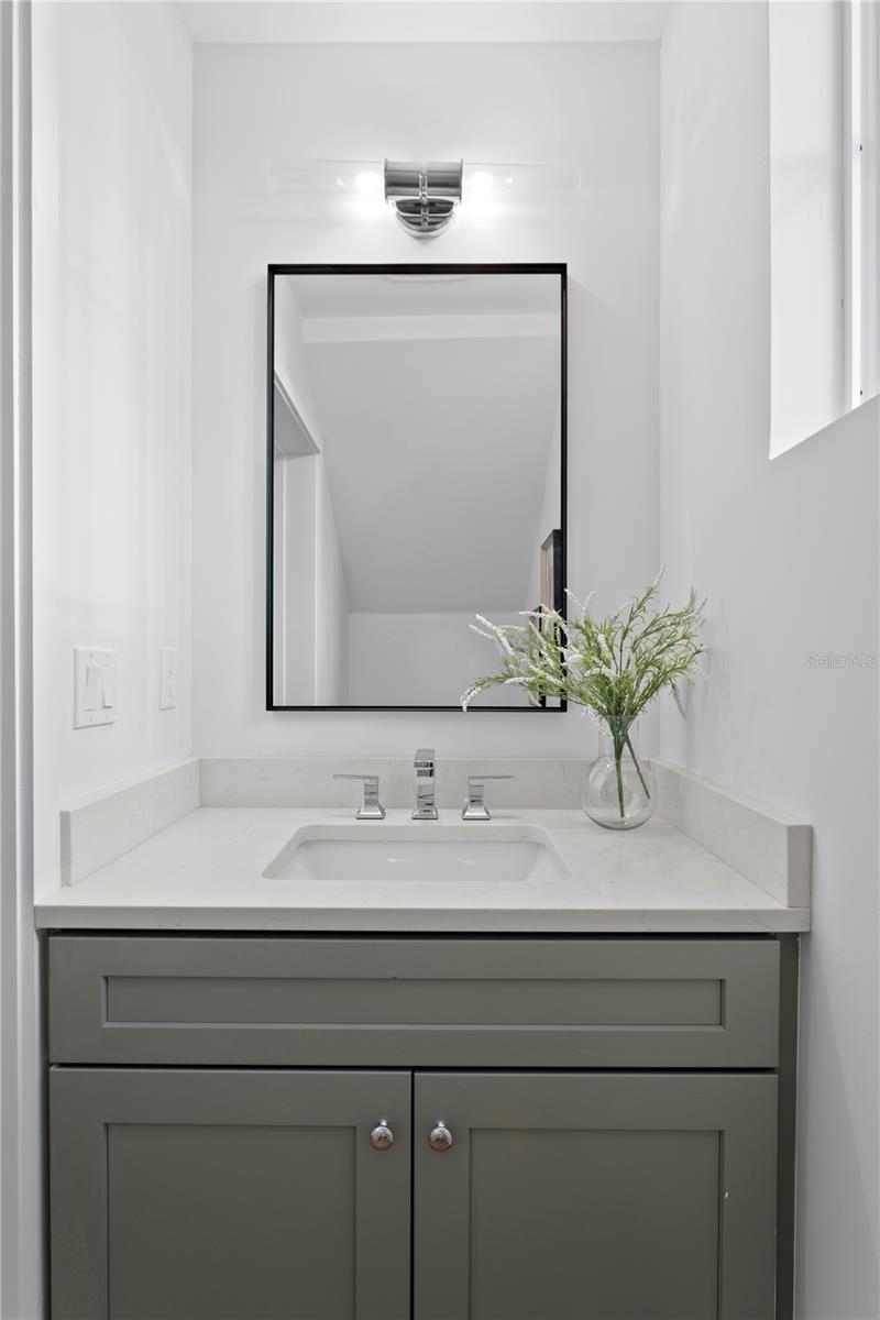 450 GILMAN PL N, ST PETERSBURG, FL, 33716