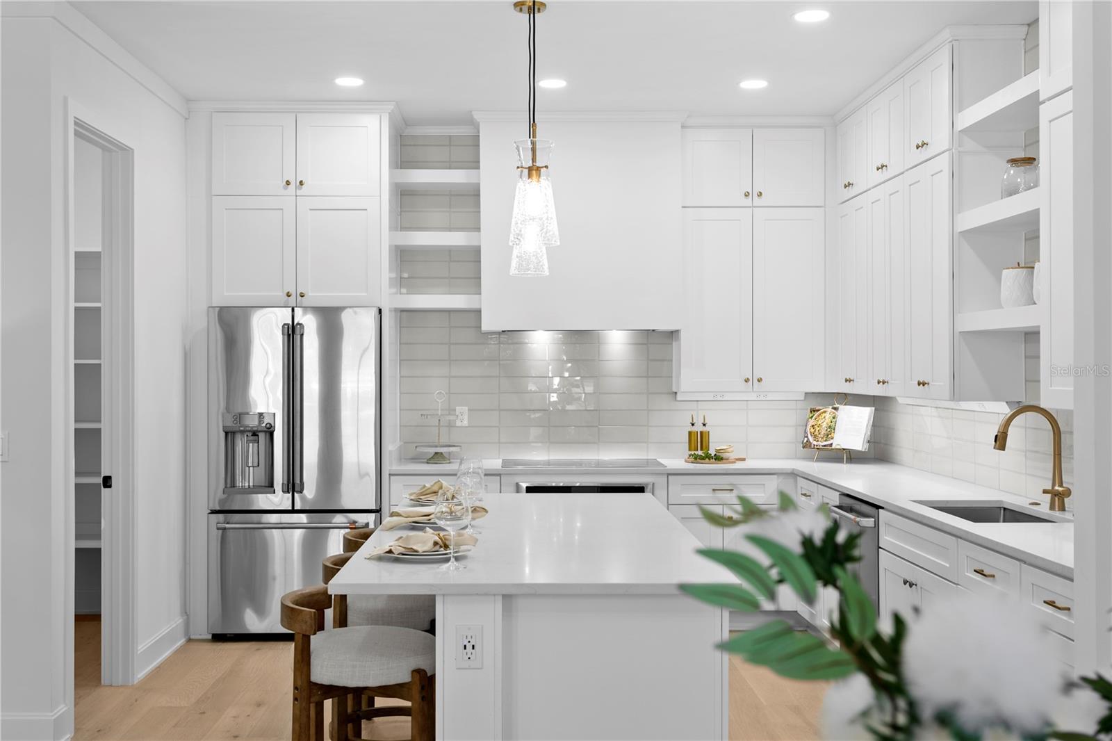 450 GILMAN PL N, ST PETERSBURG, FL, 33716