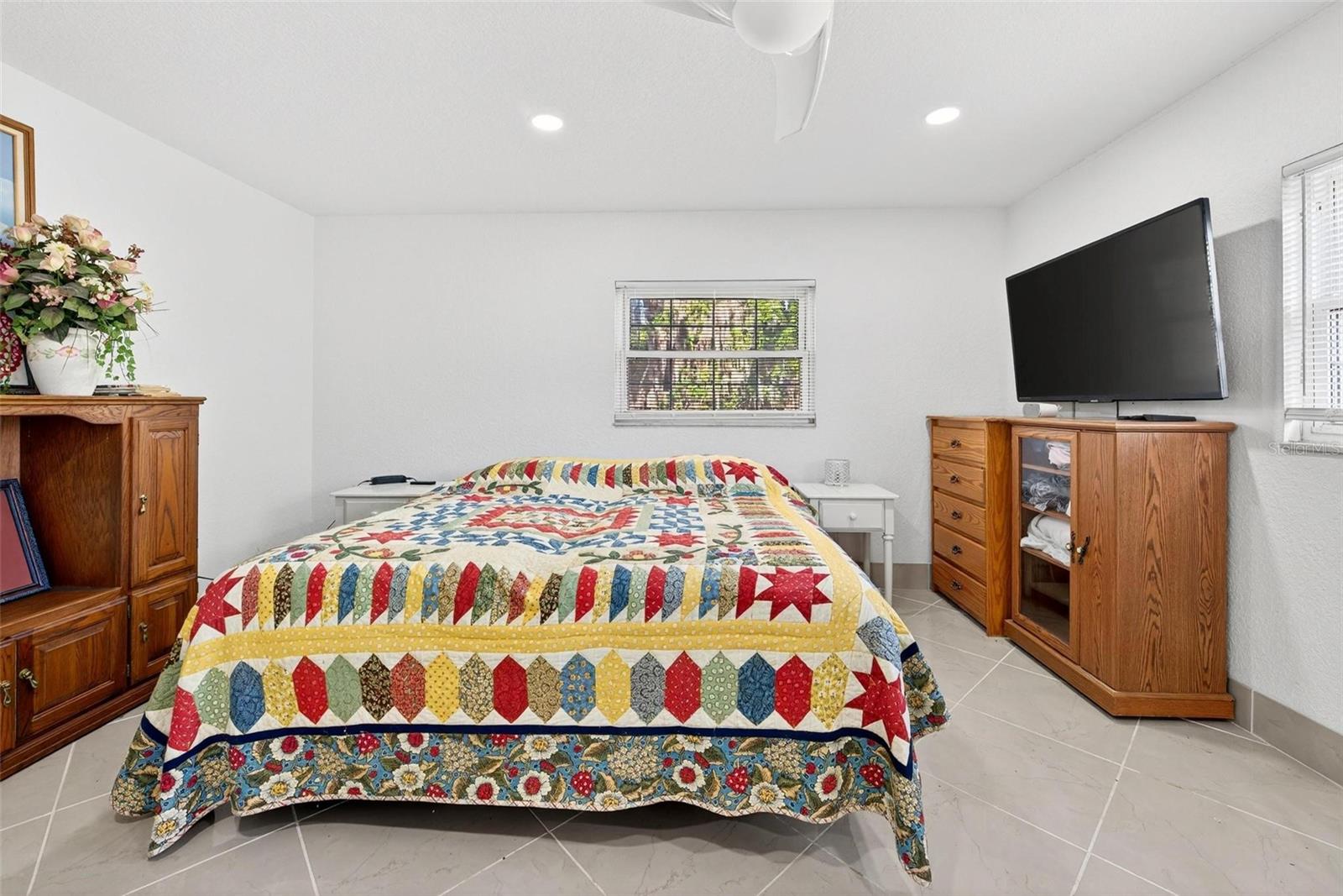 37104 COUNTY ROAD 452, GRAND ISLAND, FL, 32735