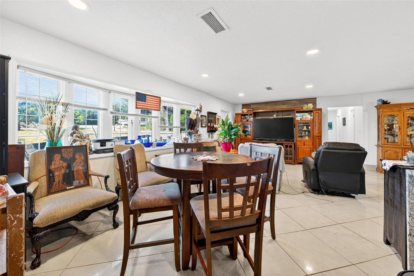 37104 COUNTY ROAD 452, GRAND ISLAND, FL, 32735