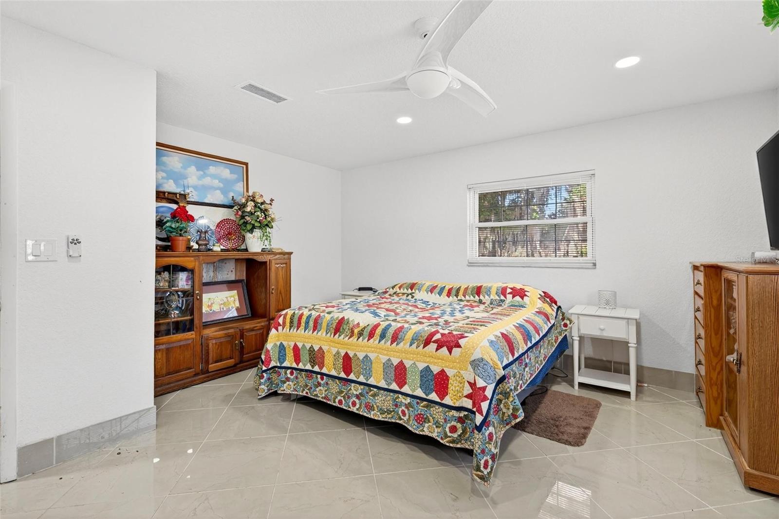 37104 COUNTY ROAD 452, GRAND ISLAND, FL, 32735