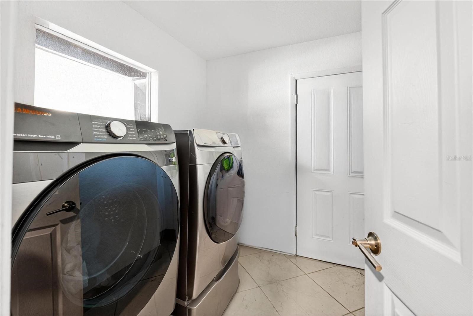 37104 COUNTY ROAD 452, GRAND ISLAND, FL, 32735