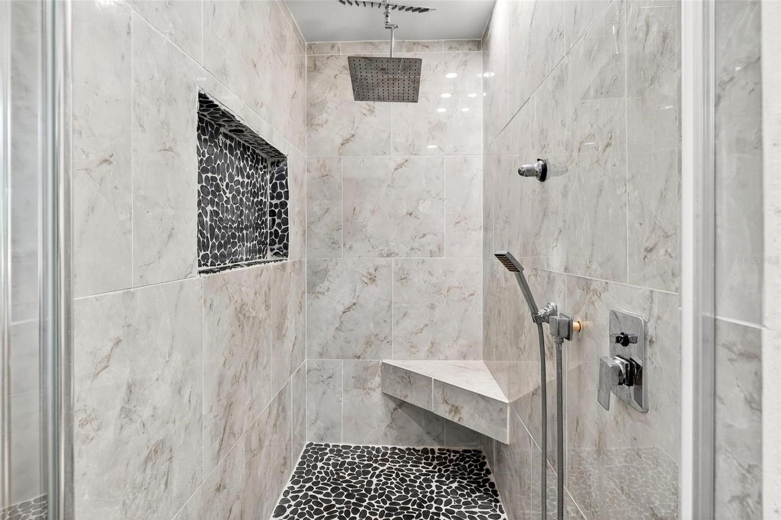 37104 COUNTY ROAD 452, GRAND ISLAND, FL, 32735