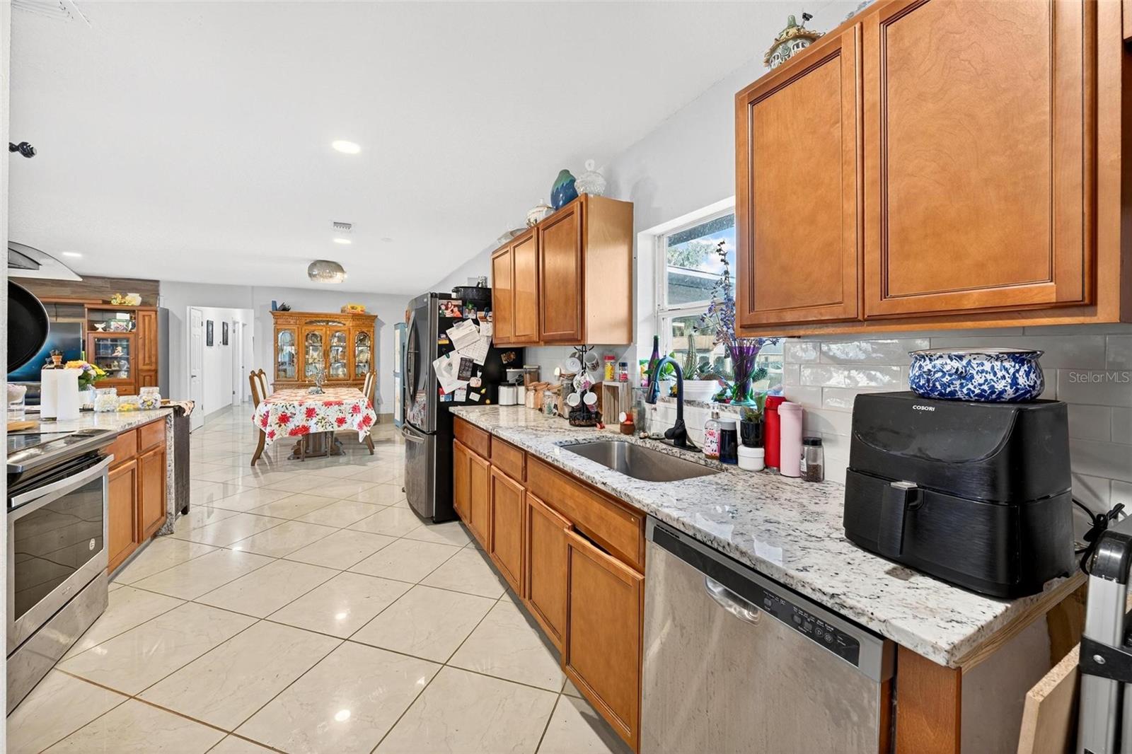 37104 COUNTY ROAD 452, GRAND ISLAND, FL, 32735