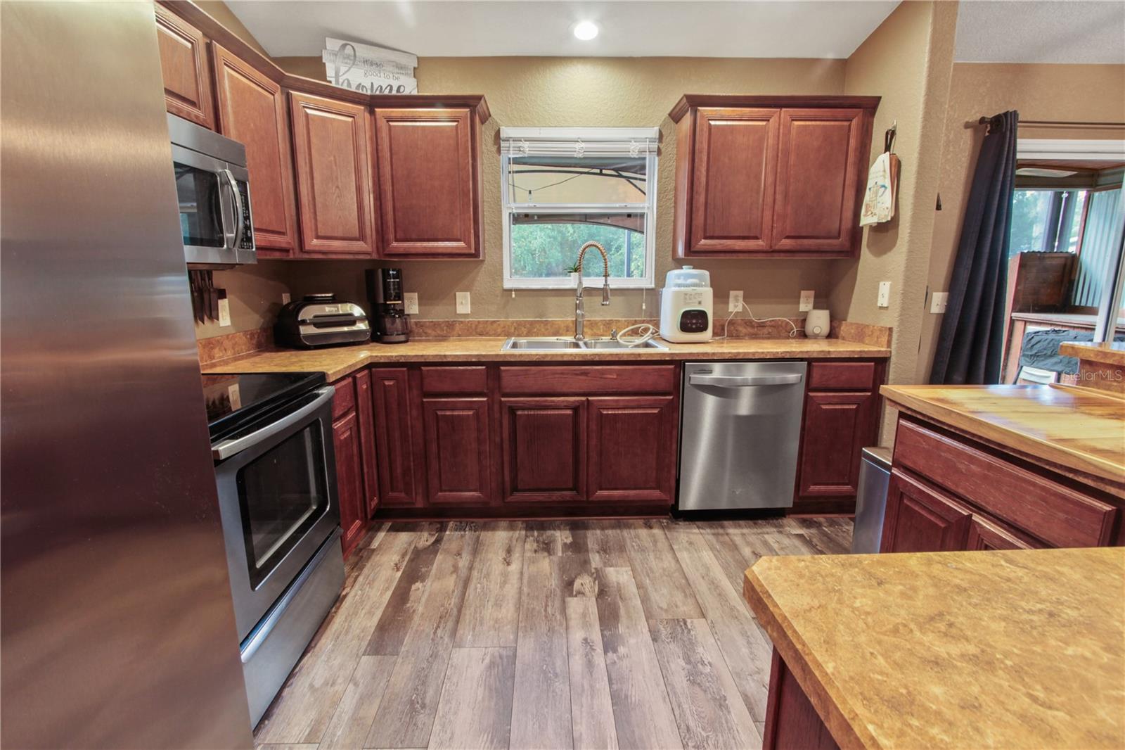 6312 CENTRAL AVE, COLEMAN, FL, 33521