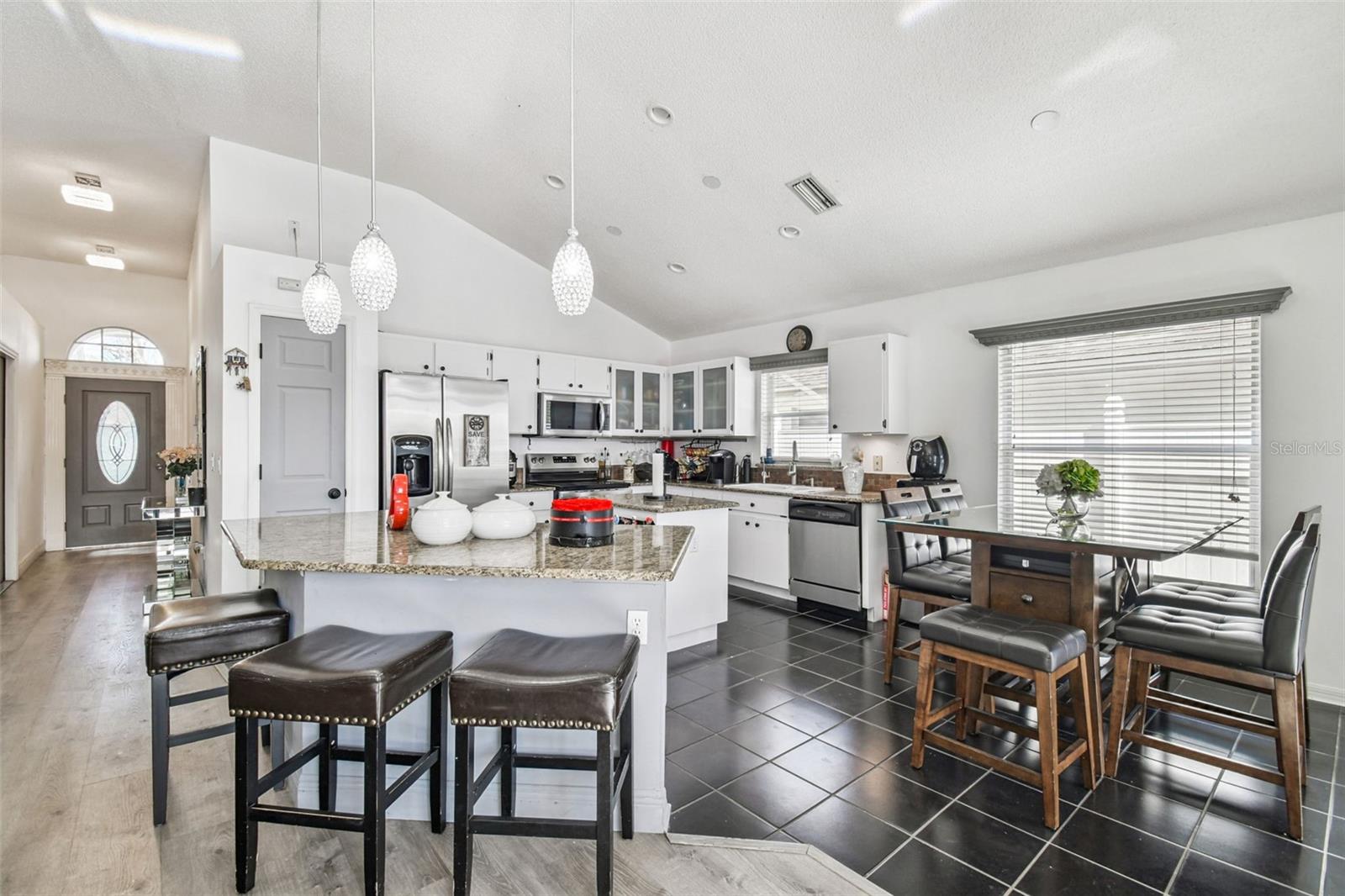 6906 MIRROR LAKE AVE, TAMPA, FL, 33634