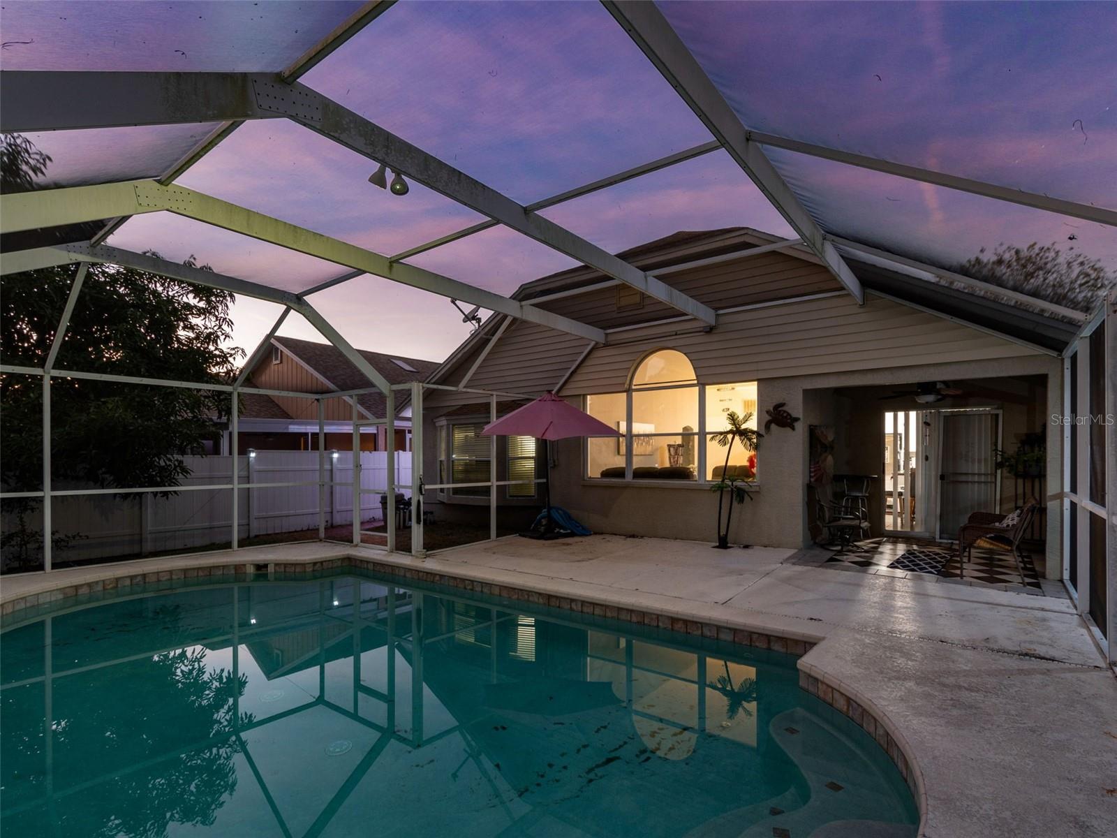 6906 MIRROR LAKE AVE, TAMPA, FL, 33634