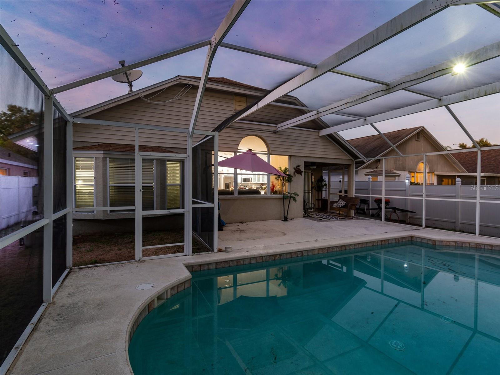 6906 MIRROR LAKE AVE, TAMPA, FL, 33634