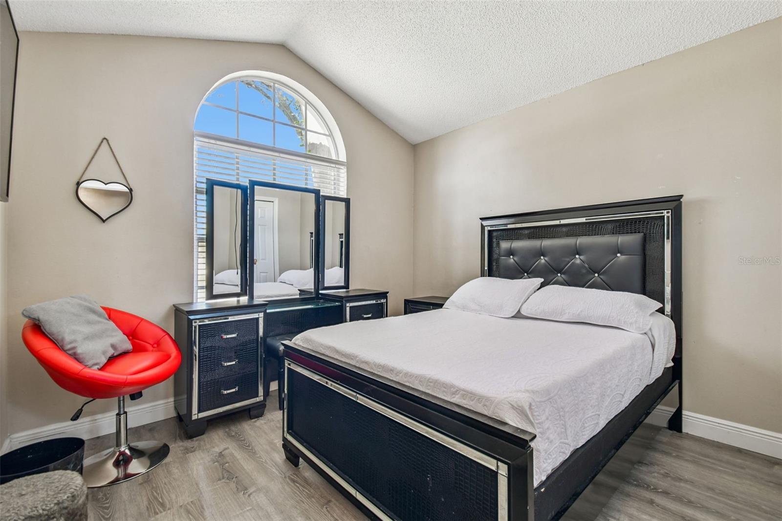 6906 MIRROR LAKE AVE, TAMPA, FL, 33634