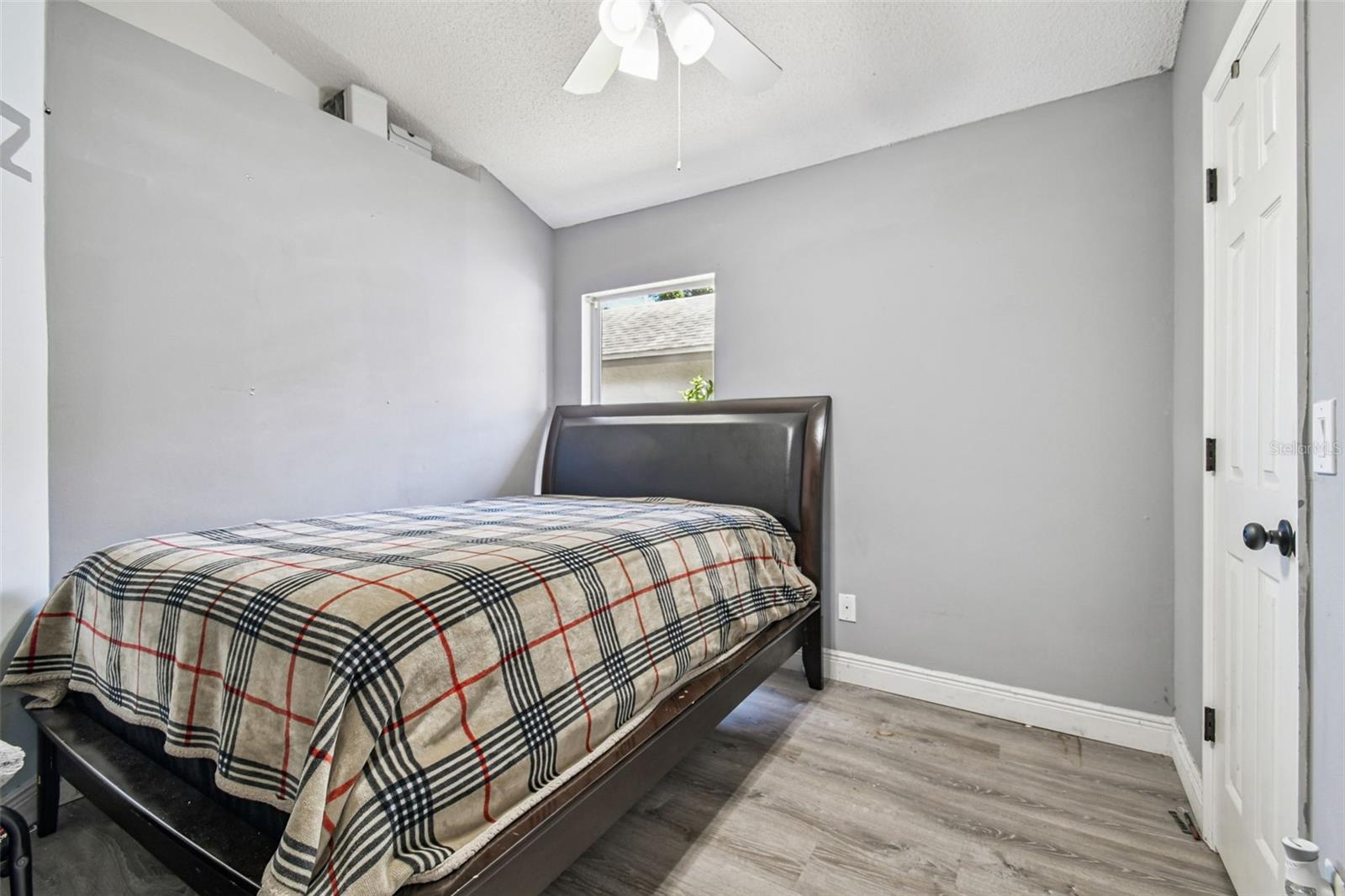 6906 MIRROR LAKE AVE, TAMPA, FL, 33634