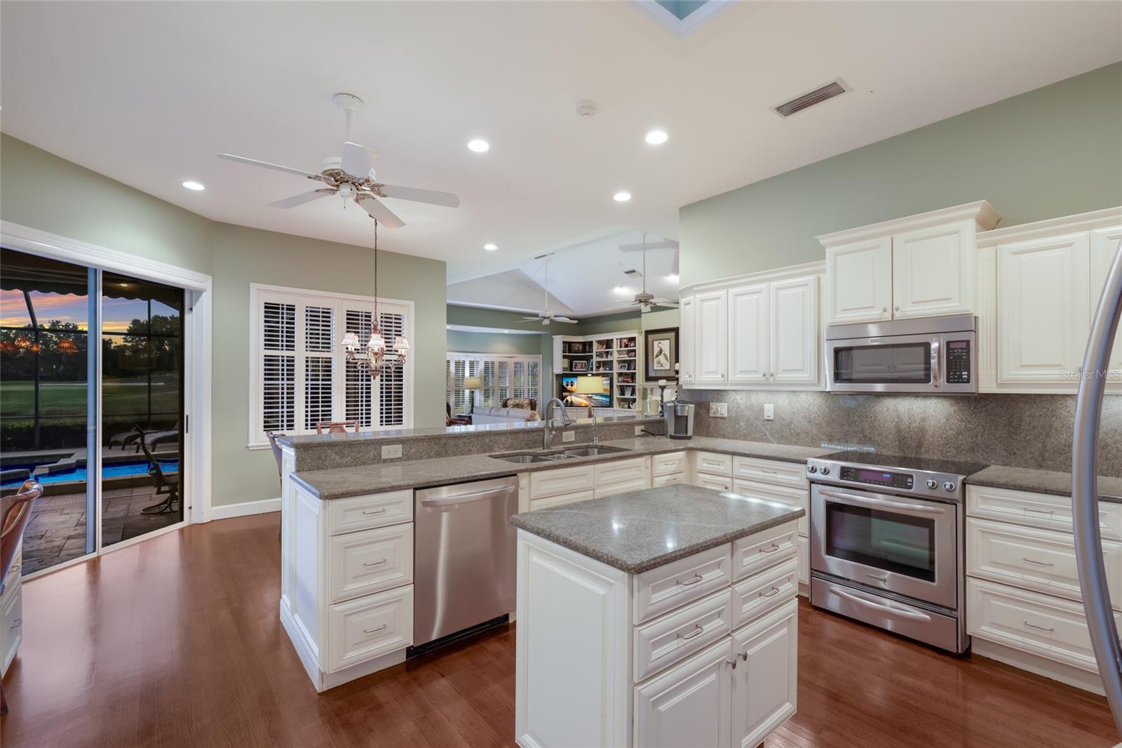 2900 JEFF MYERS CIR, SARASOTA, FL, 34240