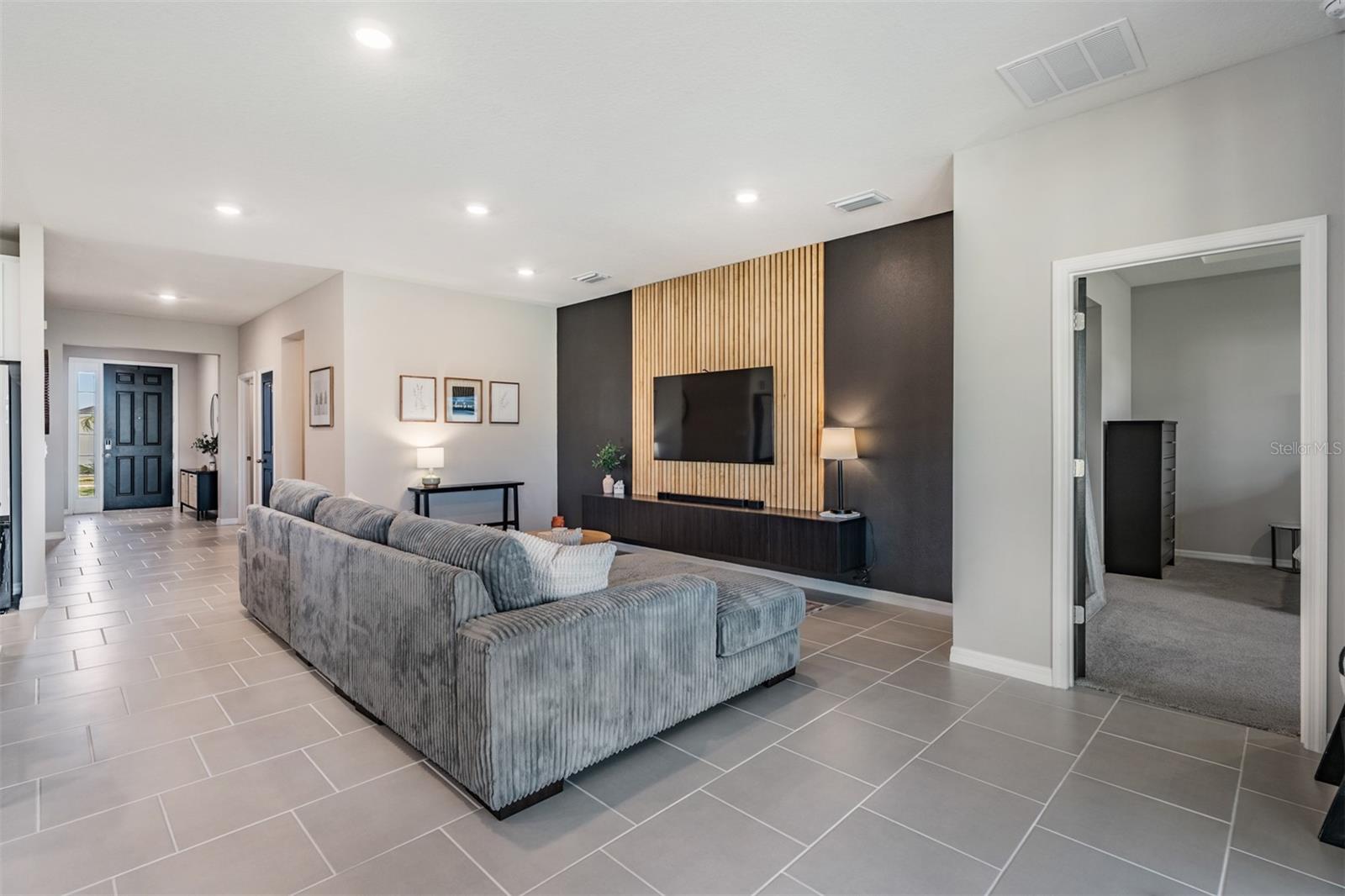 9817 ROWING DALE BND, WESLEY CHAPEL, FL, 33545