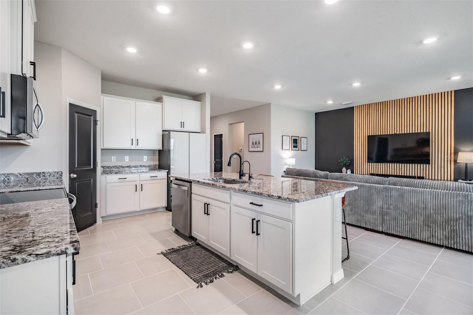 9817 ROWING DALE BND, WESLEY CHAPEL, FL, 33545