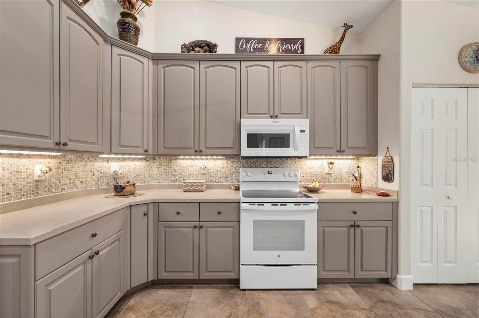 407 ORLANDO BLVD, PORT CHARLOTTE, FL, 33954