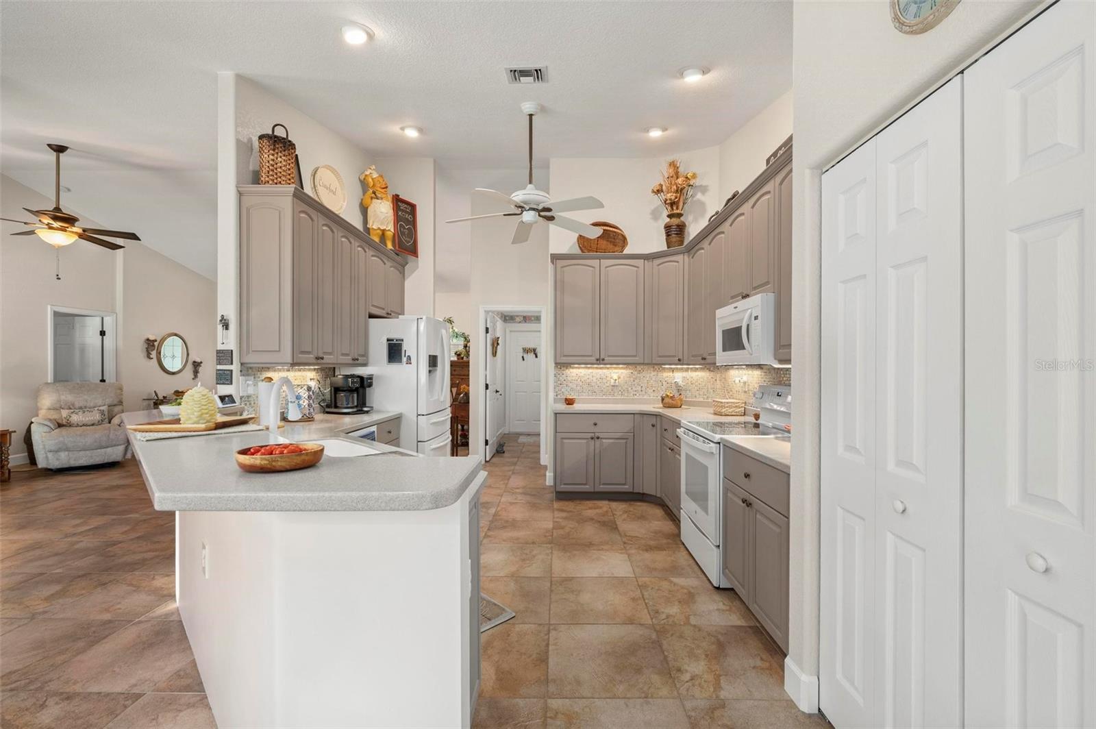 407 ORLANDO BLVD, PORT CHARLOTTE, FL, 33954