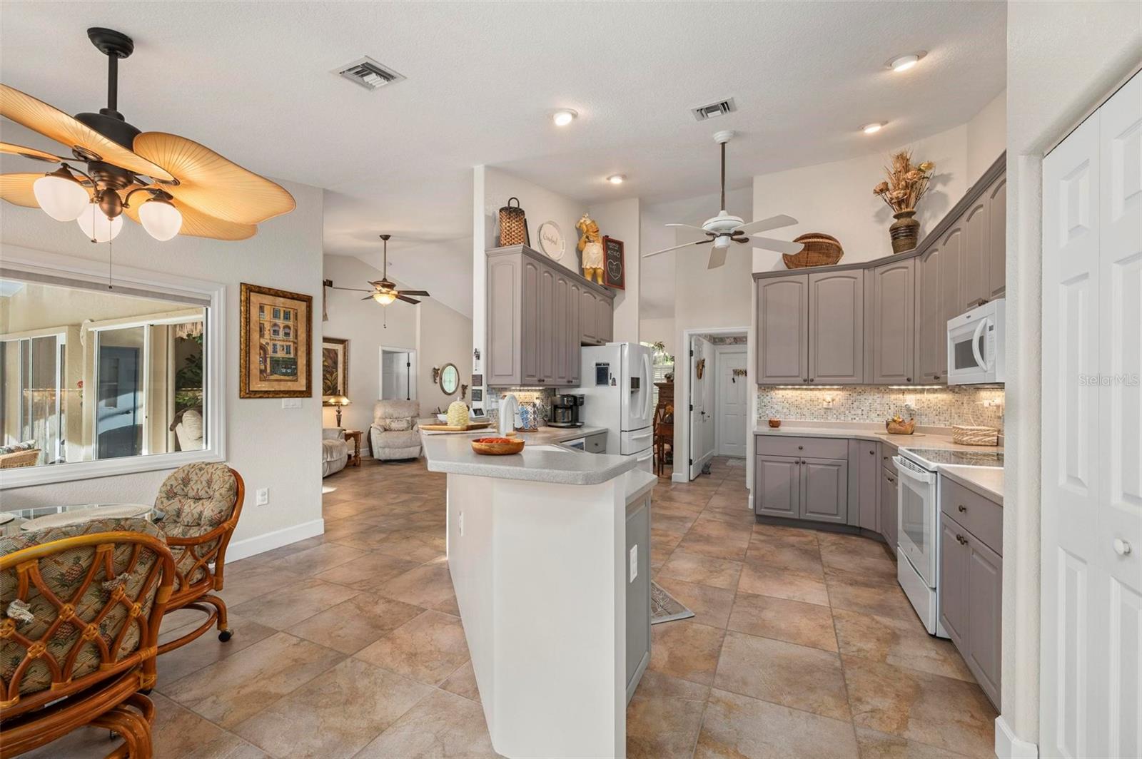 407 ORLANDO BLVD, PORT CHARLOTTE, FL, 33954