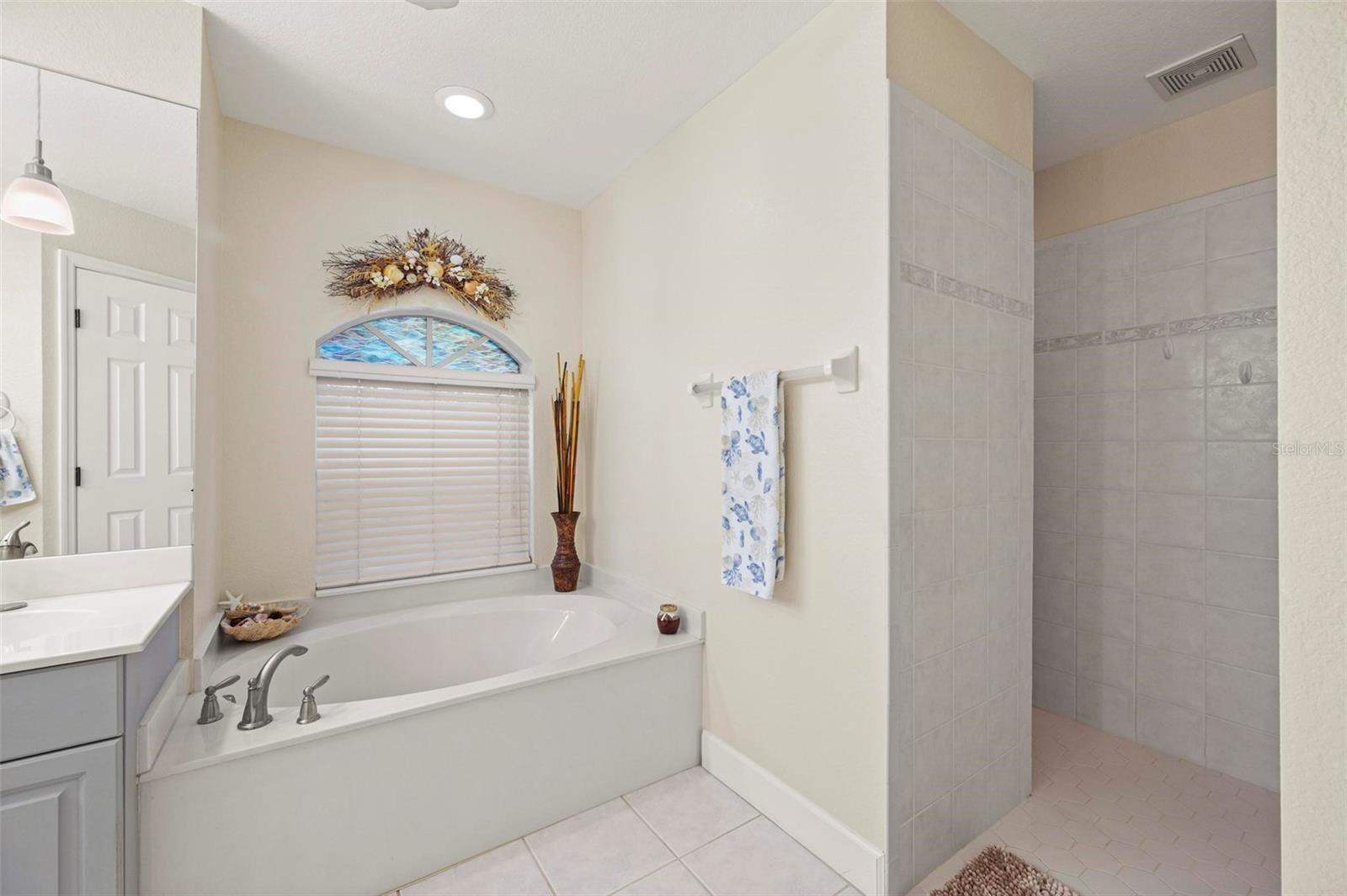 407 ORLANDO BLVD, PORT CHARLOTTE, FL, 33954