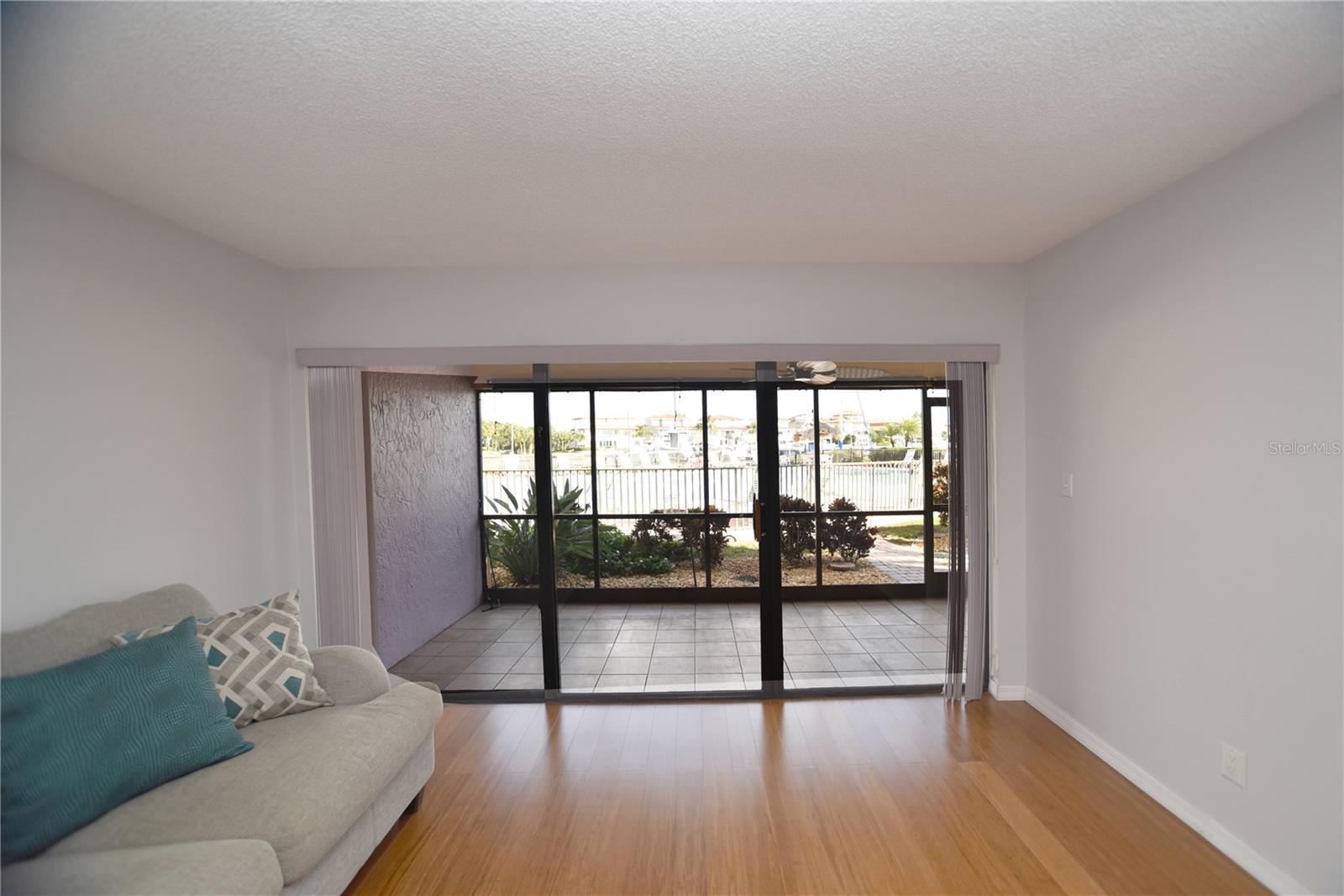 Living area to patio and pool