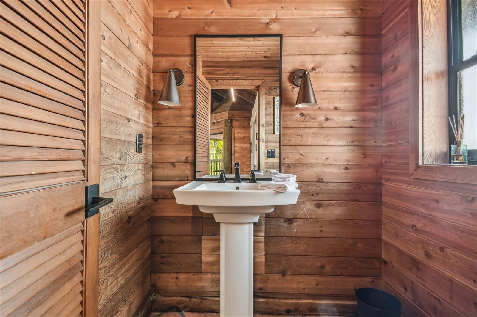 TB8448347 Property Photo