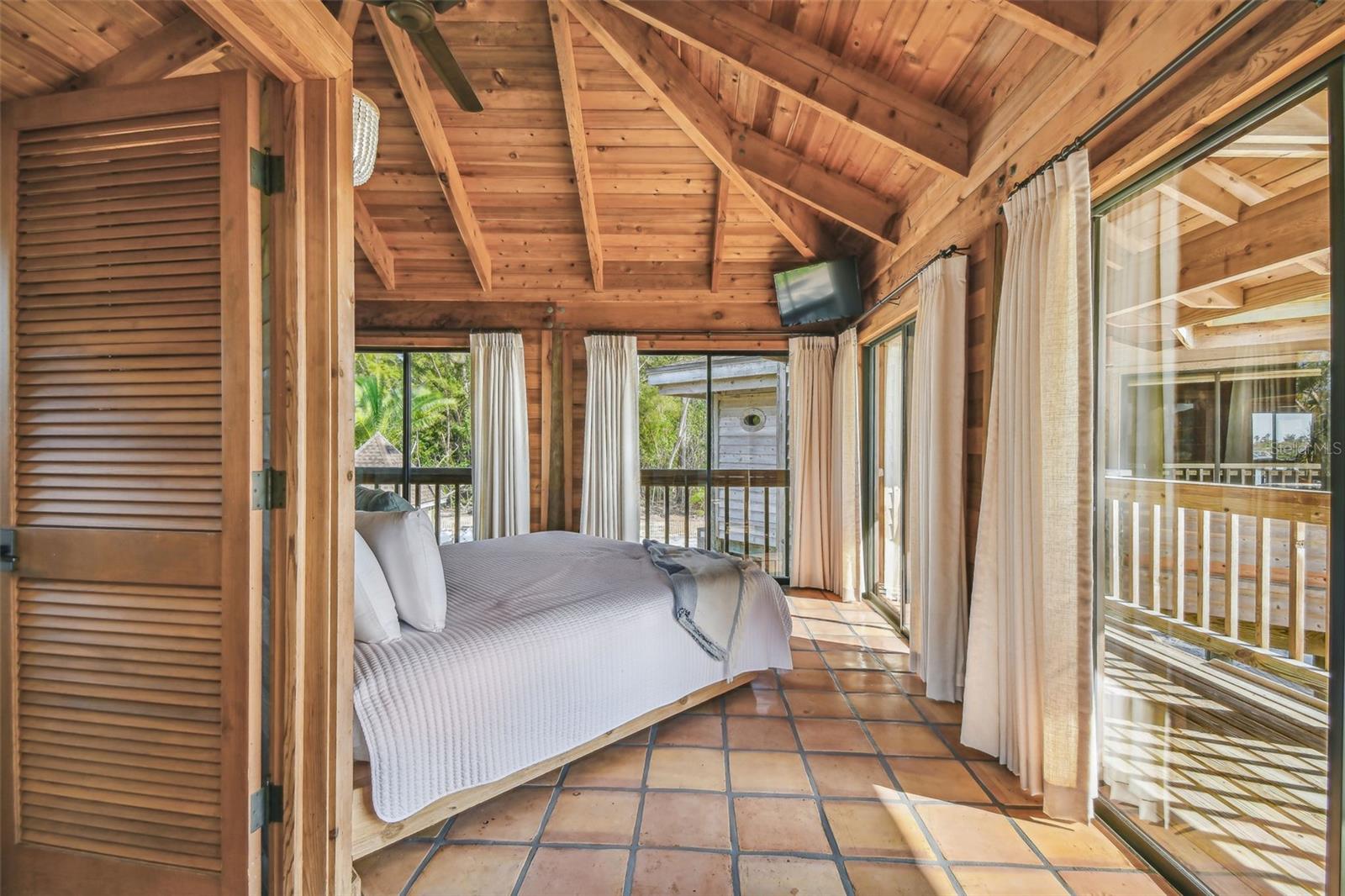 TB8448347 Property Photo