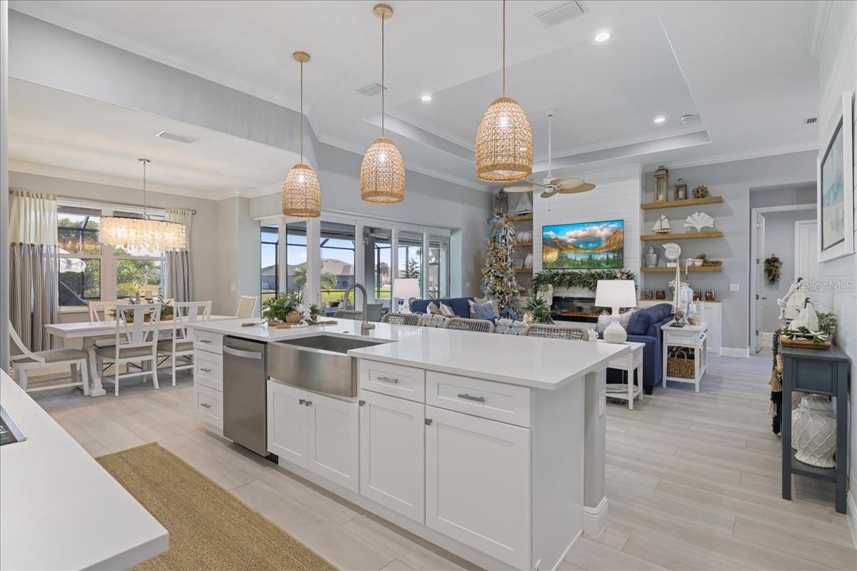 255 ROTONDA BLVD S, ROTONDA WEST, FL, 33947