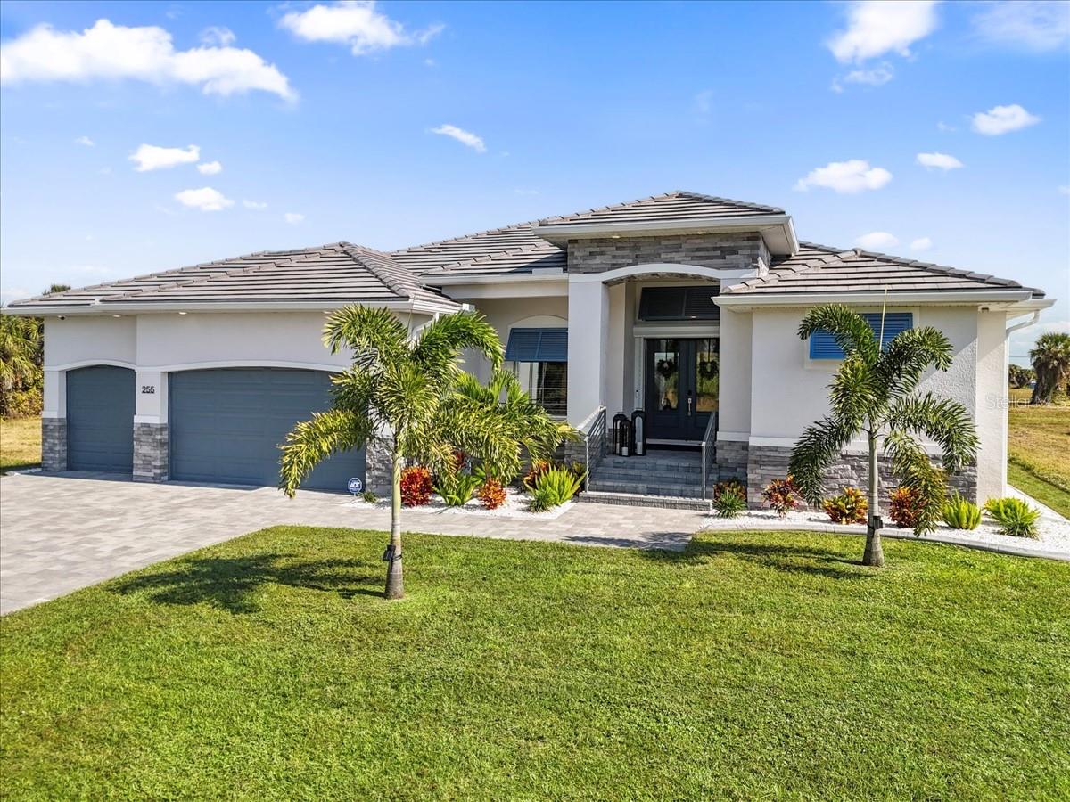 255 ROTONDA BLVD S, ROTONDA WEST, FL, 33947